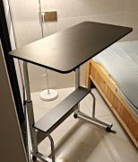 升降桌  底部滑轮可固定 没怎么掉漆挺新的